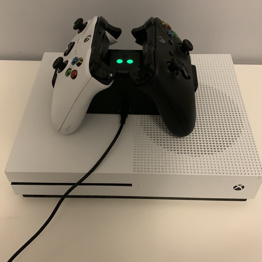 Xbox 1 s Bundle